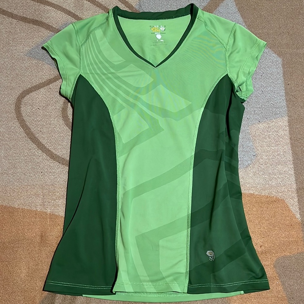 Green Cap Sleeved Mountain HardWear athletic top, S